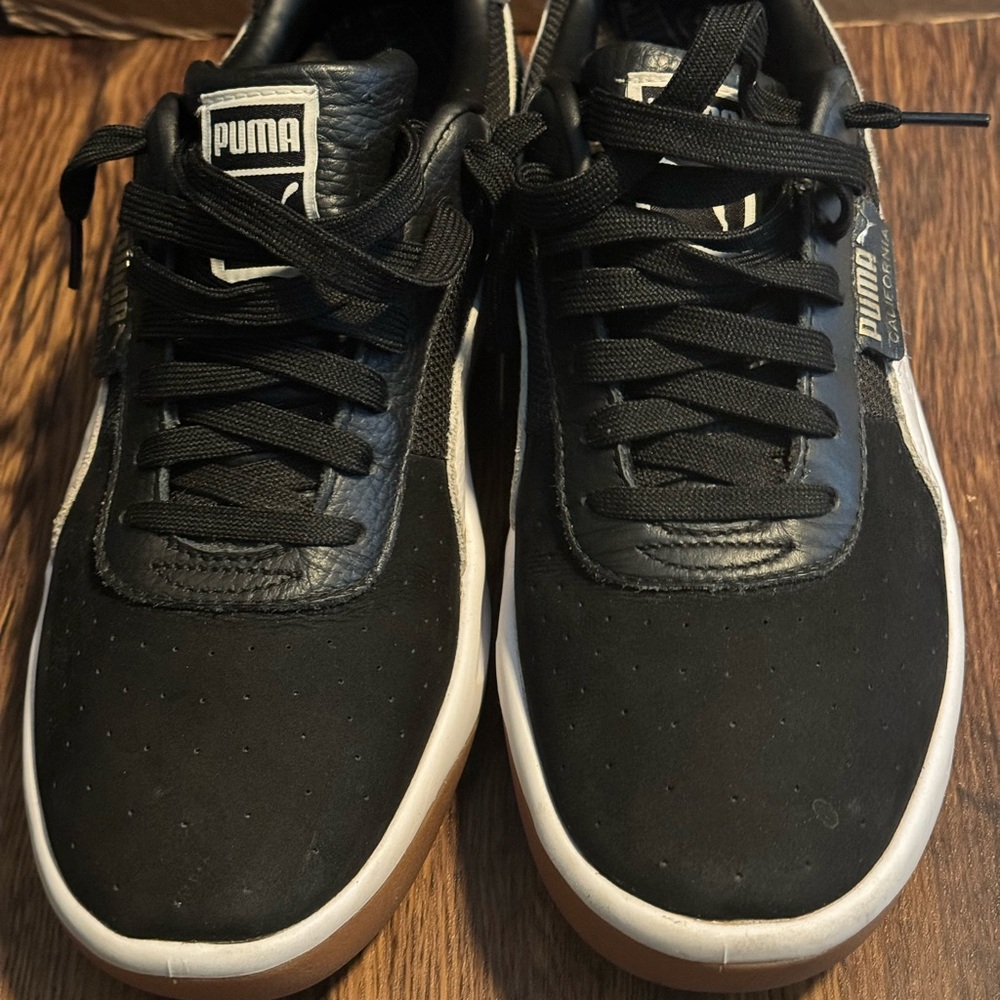 Size 9 Puma sneakers